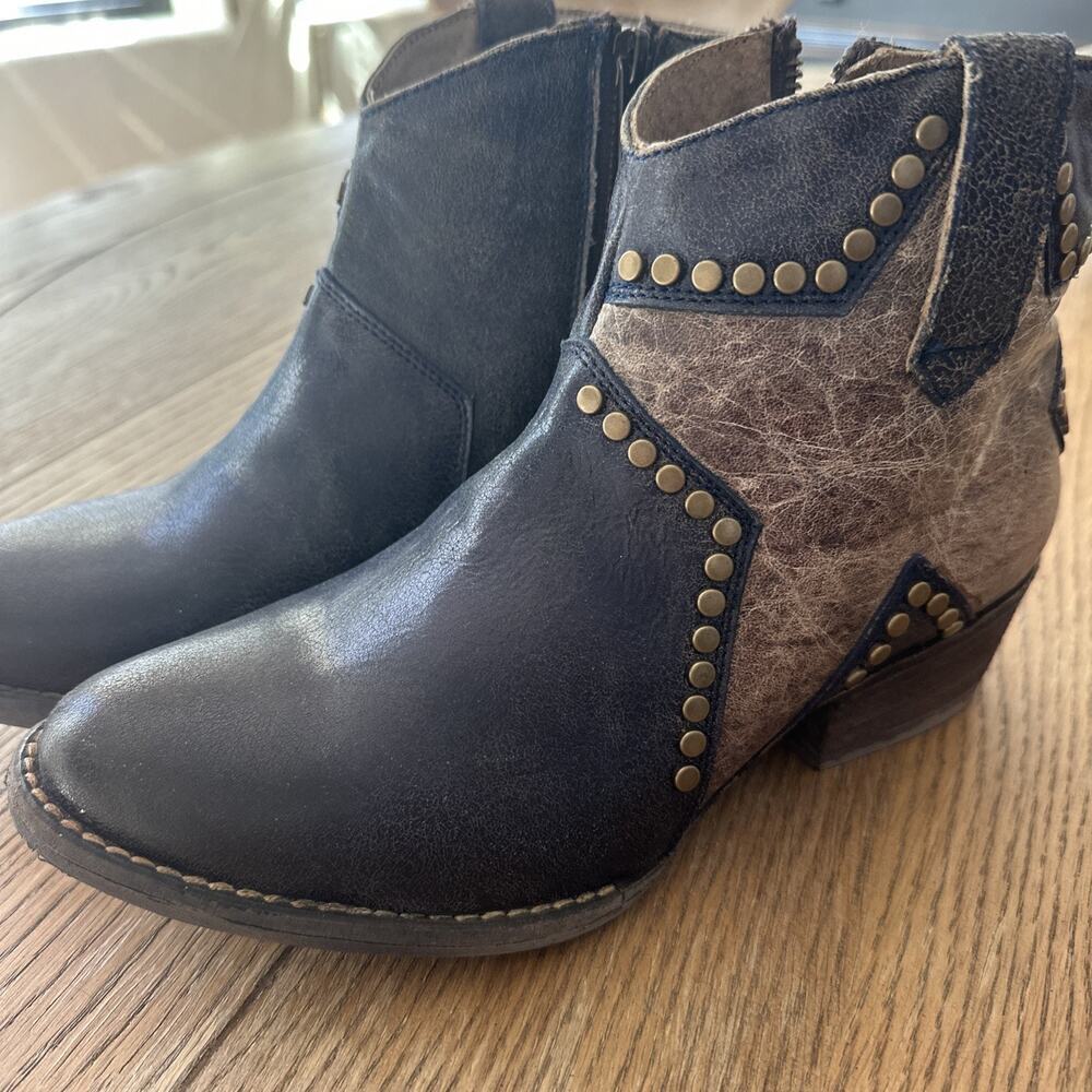 Circle G by Corral Leather Ankle Booties Blue Star‎ Inlay Studded Women's 8.5